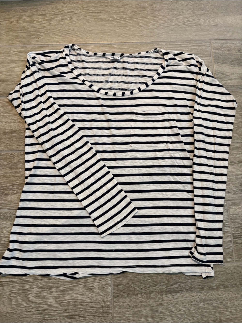 Splendid Navy & White Striped Long-Sleeve Scoop Neck Top